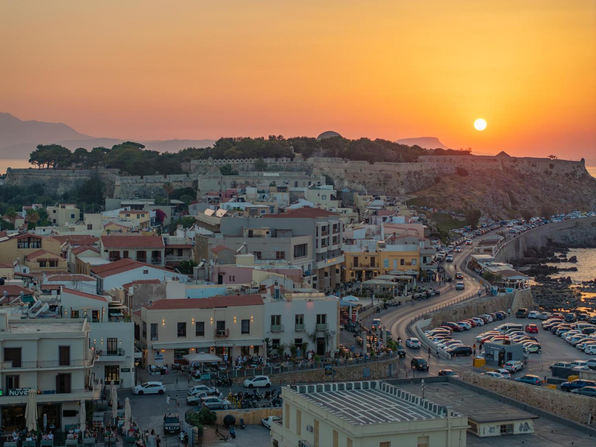 Rettimo Suites, Experience Luxury In The Heart Of Rethymno Exterior photo